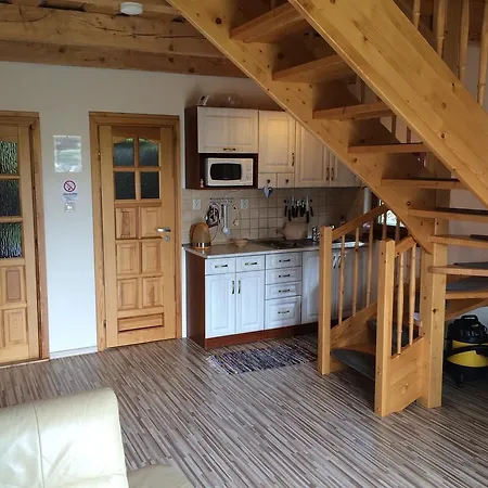 Feriehus Chatyliptov V Srdci Liptova Liptovský Trnovec