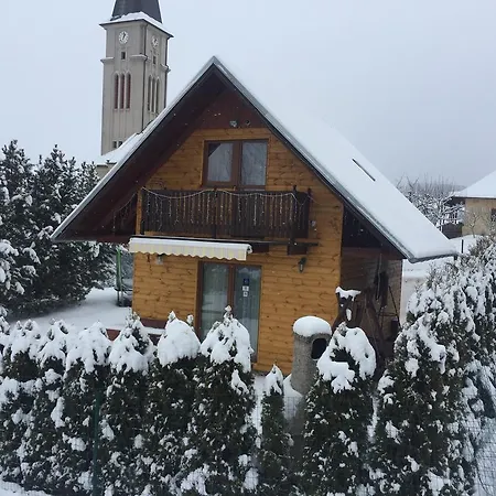 Chatyliptov V Srdci Liptova-jasna,aqvapark,liptovska Mara